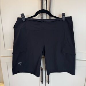 Arc'teryx Women's Black Gamma Shorts